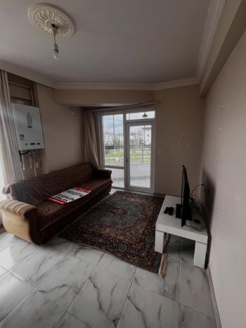 ÜNİVERSİTE BÖLGESİNDE KİRALIK EŞYALI 1+1 DAİRE