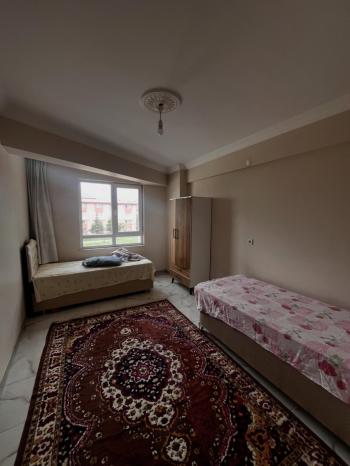 ÜNİVERSİTE BÖLGESİNDE KİRALIK EŞYALI 1+1 DAİRE
