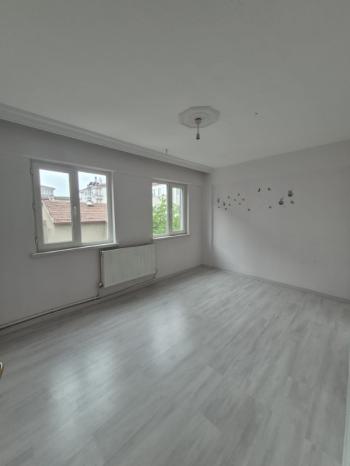 AFYON ÜÇOK EMLAKTAN KOCATEPE MAH 3+1 1155M² TEMİZ BAKIMMLI KİRALIK DAİRE 