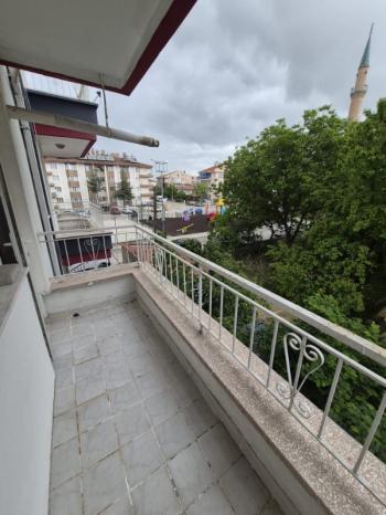 AFYON ÜÇOK EMLAKTAN KOCATEPE MAH 3+1 1155M² TEMİZ BAKIMMLI KİRALIK DAİRE 