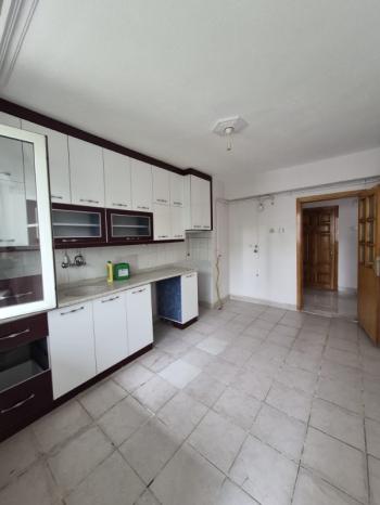 AFYON ÜÇOK EMLAKTAN KOCATEPE MAH 3+1 1155M² TEMİZ BAKIMMLI KİRALIK DAİRE 
