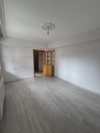 AFYON ÜÇOK EMLAKTAN KOCATEPE MAH 3+1 1155M² TEMİZ BAKIMMLI KİRALIK DAİRE 