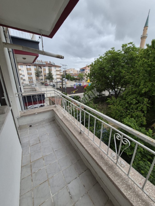 AFYON ÜÇOK EMLAKTAN KOCATEPE MAH 3+1 1155M² TEMİZ BAKIMMLI KİRALIK DAİRE 