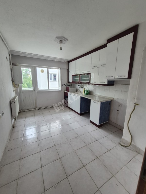 AFYON ÜÇOK EMLAKTAN KOCATEPE MAH 3+1 1155M² TEMİZ BAKIMMLI KİRALIK DAİRE 