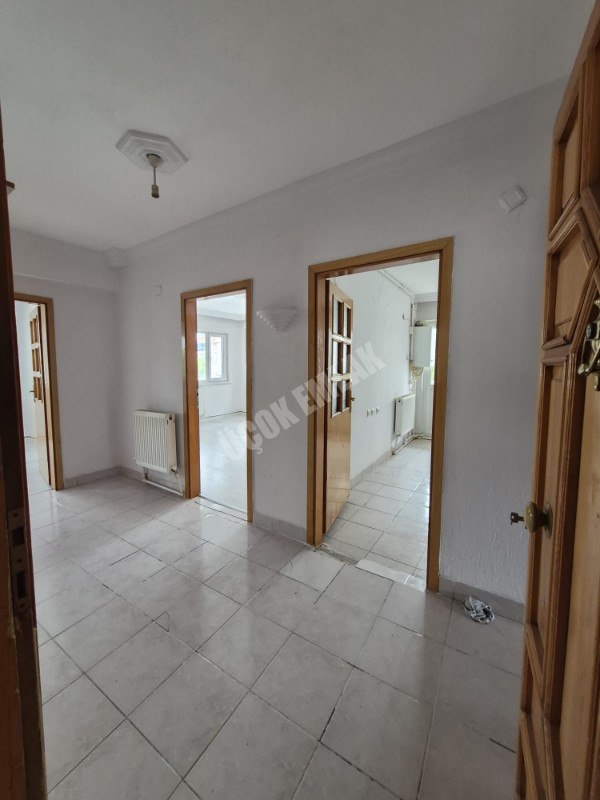 AFYON ÜÇOK EMLAKTAN KOCATEPE MAH 3+1 1155M² TEMİZ BAKIMMLI KİRALIK DAİRE 