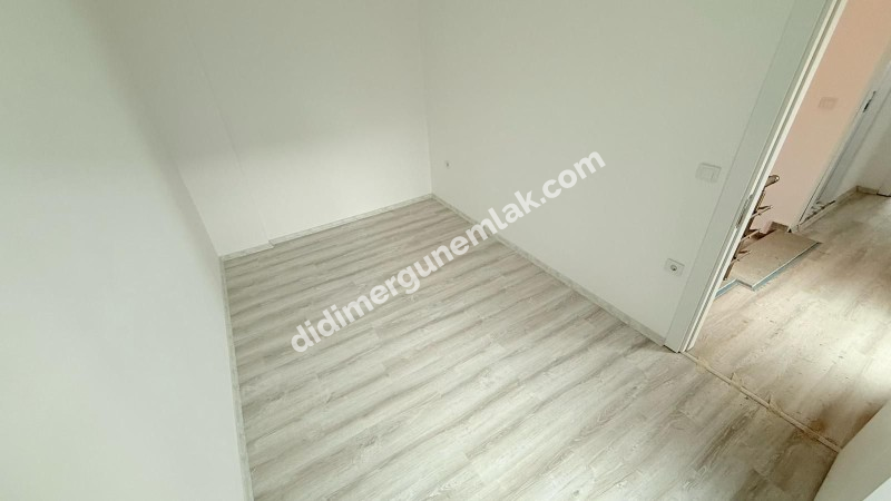 AKBÜK’TE HAVUZLU SİTE İÇERİSİNDE | DENİZ MANZARALI | MÜSTAKİL GİRİŞLİ | 3+1 SATILIK VİLLA!