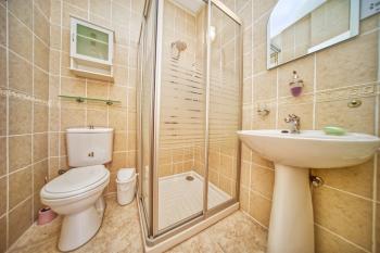 Girne Karşıyaka'da Kiralık Geniş Bahçeli ve Özel Havuzlu 4+1 Villa