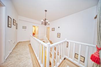 Girne Karşıyaka'da Kiralık Geniş Bahçeli ve Özel Havuzlu 4+1 Villa