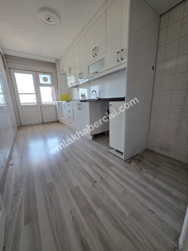 MUDANYA YENİ MAHALLE'DE DENİZ MANZARALI KİRALIK 2+1 ARA KAT DAİRE