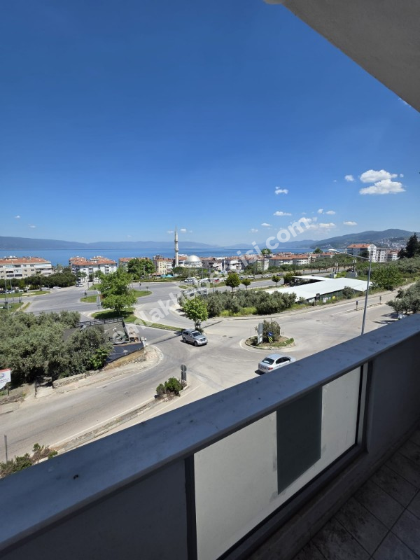 MUDANYA YENİ MAHALLE'DE DENİZ MANZARALI KİRALIK 2+1 ARA KAT DAİRE