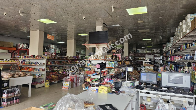 Suçatağı'nda Satılık 300m² 3 Adet Dükkan