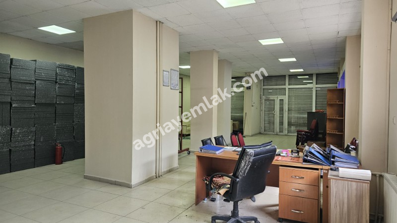 Suçatağı'nda Satılık 300m² 3 Adet Dükkan