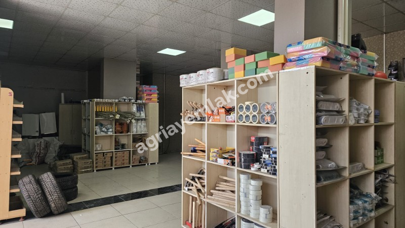 Suçatağı'nda Satılık 300m² 3 Adet Dükkan