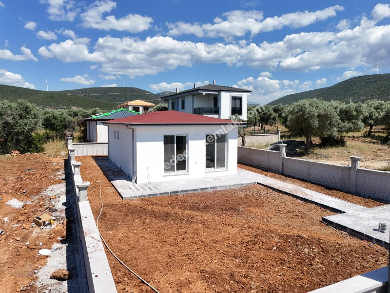 DİDİM AKYENİKÖYDE 300 M2 ARSADA TEK KATLI MÜSTAKİL EV