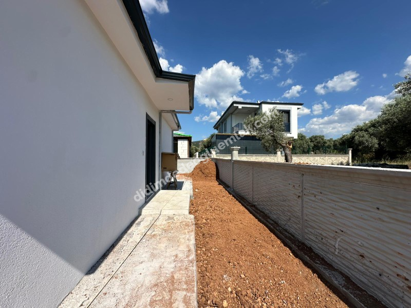 DİDİM AKYENİKÖYDE 300 M2 ARSADA TEK KATLI MÜSTAKİL EV