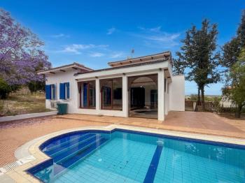 Girne Çatalköy Satılık Türk Koçanlı 3+2 Villa