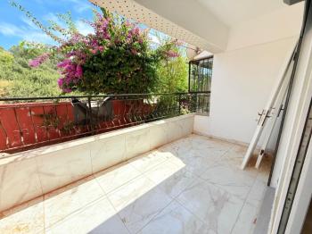 DİDİM ALTINKUM’DA DENİZE 500 METRE MESAFEDE HAVUZLU GENİŞ BALKONLU 2+1 FIRSAT DAİRE! 