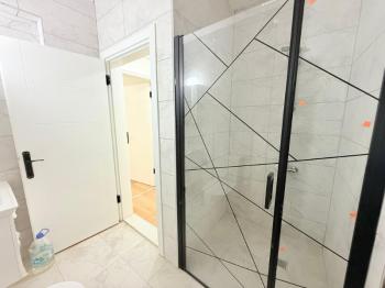 DİDİM ALTINKUM’DA DENİZE 500 METRE MESAFEDE HAVUZLU GENİŞ BALKONLU 2+1 FIRSAT DAİRE! 