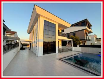 Didim'de Satılık Tam Müstakil Eşyalı Villa