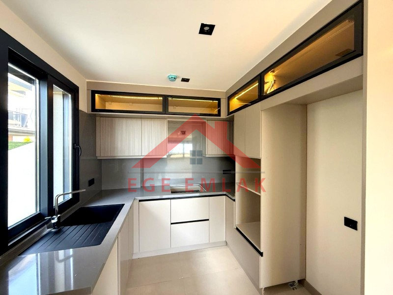Didim Efeler Mahallesinde Site İçerisinde Satılık 3+1 Villa