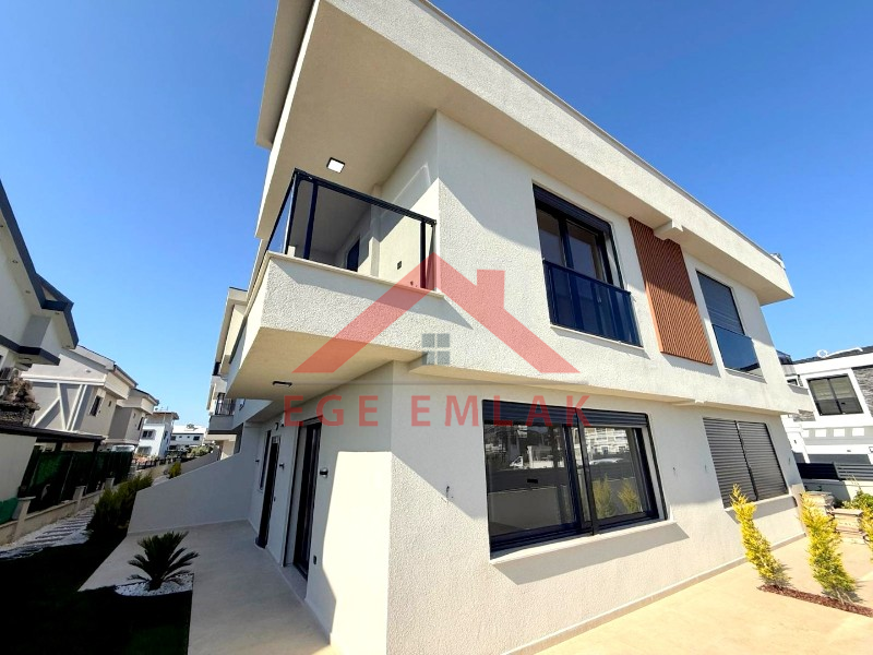 Didim Efeler Mahallesinde Site İçerisinde Satılık 3+1 Villa