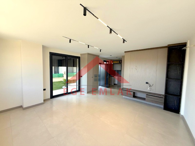 Didim Efeler Mahallesinde Site İçerisinde Satılık 3+1 Villa