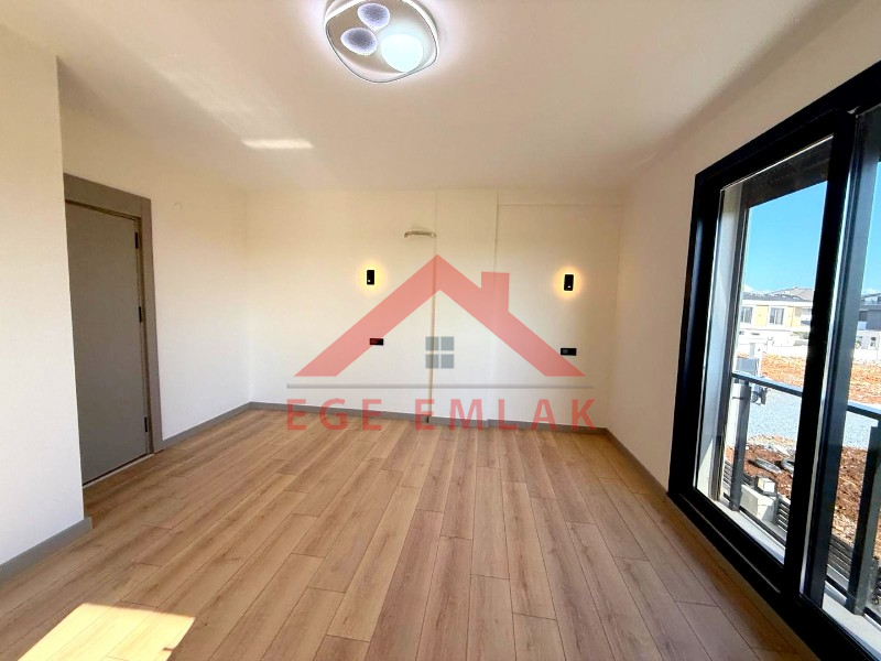 Didim Efeler Mahallesinde Site İçerisinde Satılık 3+1 Villa