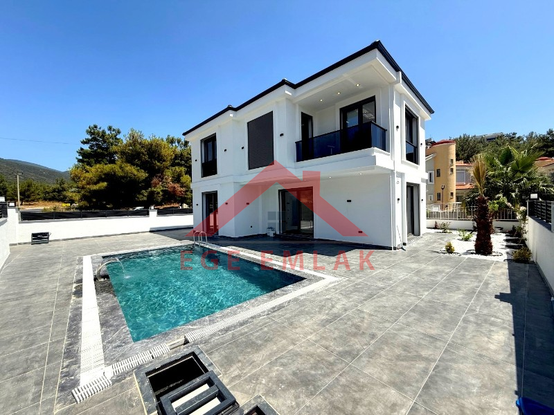 Didim'de Satılık Eşyalı Tam Müstakil Villa