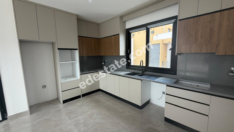 Lefkoşa Ortaköy Bölgesinde SATILIK 2+1 PENTHOUSE