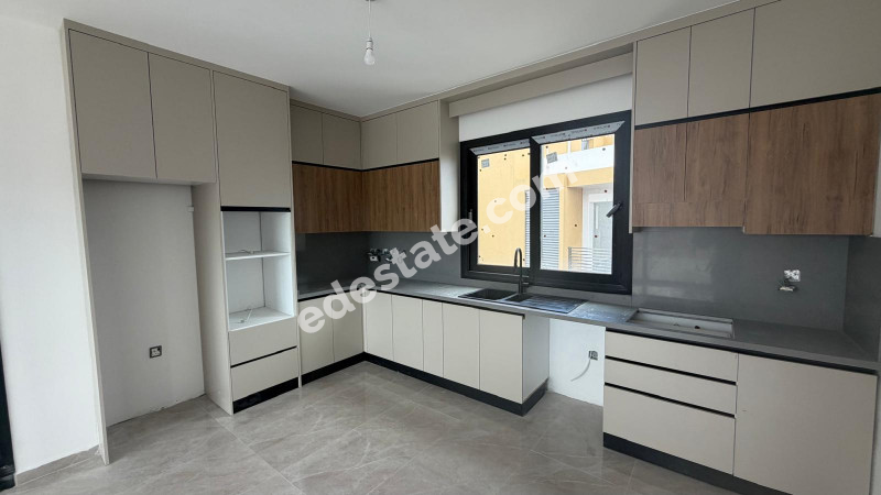 Lefkoşa Ortaköy Bölgesinde SATILIK 2+1 PENTHOUSE