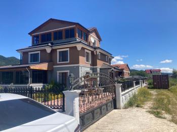 MUHTEŞEM DOĞA MANZARALI YENİ MAH SATILIK VİLLA