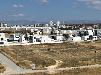 MAĞUSA YENİBOĞAZİÇİN'DE KOÇANI HAZİR 3+1 FUL EŞYALI DAİRE 