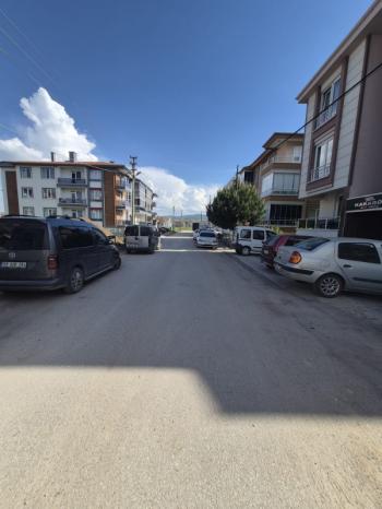  AFYON ÜÇOK EMLAKTAN MAREŞAL FEVZİ ÇAKMAK MAH 2+1 100M²  BAKIMLI MASRAFSIZ SATILIK DAİRE