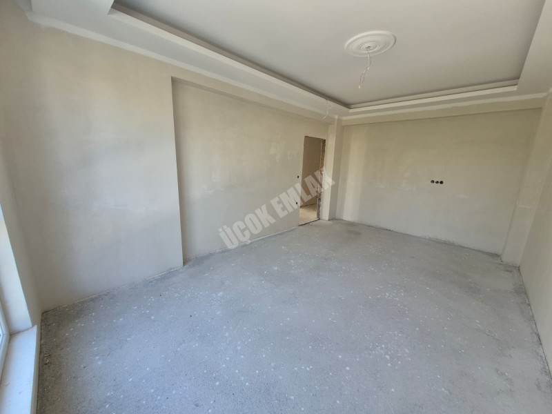 AFYON ÜÇOK EMLAKTAN KOCATEPE MAH 2+1 85M² TEMİZ BAKIMLI SIFIR  SATILIK DAİRE 