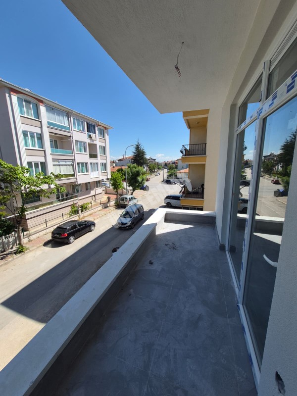 AFYON ÜÇOK EMLAKTAN KOCATEPE MAH 2+1 85M² TEMİZ BAKIMLI SIFIR  SATILIK DAİRE 