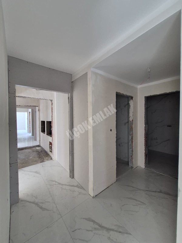 AFYON ÜÇOK EMLAKTAN KOCATEPE MAH 2+1 85M² TEMİZ BAKIMLI SIFIR  SATILIK DAİRE 