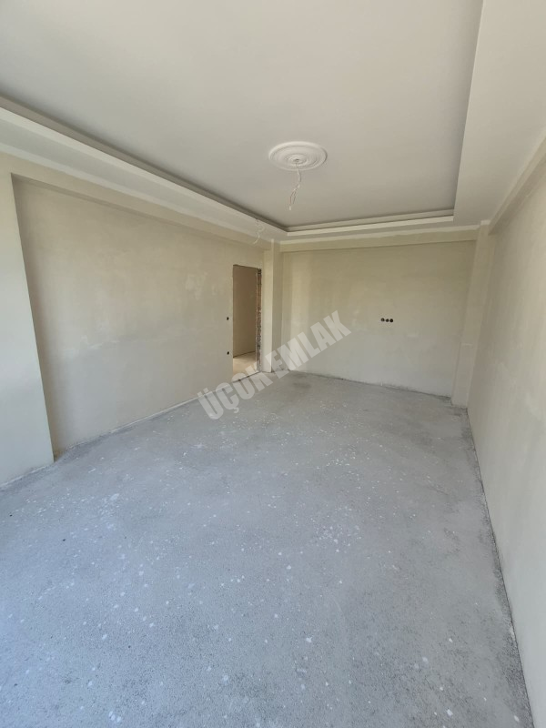 AFYON ÜÇOK EMLAKTAN KOCATEPE MAH 2+1 85M² TEMİZ BAKIMLI SIFIR  SATILIK DAİRE 