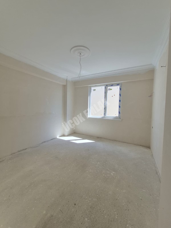AFYON ÜÇOK EMLAKTAN KOCATEPE MAH 2+1 85M² TEMİZ BAKIMLI SIFIR  SATILIK DAİRE 
