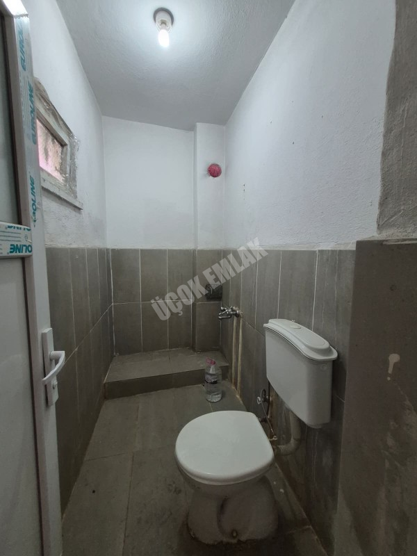 AFYON ÜÇOK EMLAKTAN YUNUS EMRE MAH CADDE ÜZERİ KİRALIK 2+1 DAİRE 