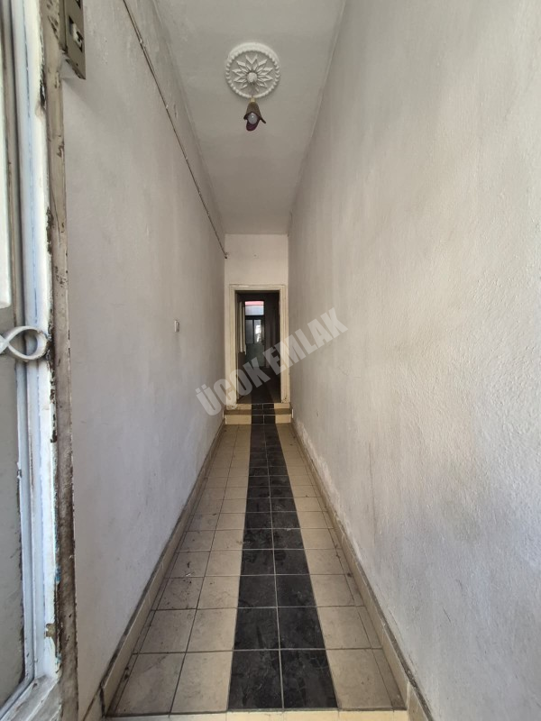 AFYON ÜÇOK EMLAKTAN YUNUS EMRE MAH CADDE ÜZERİ KİRALIK 2+1 DAİRE 