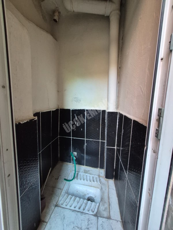 AFYON ÜÇOK EMLAKTAN YUNUS EMRE MAH CADDE ÜZERİ KİRALIK 2+1 DAİRE 