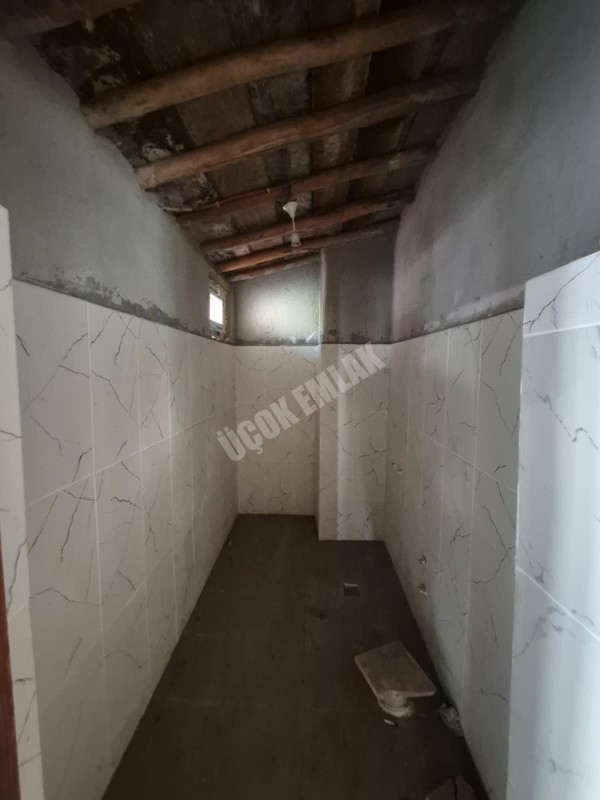 AFYON ÜÇOK EMLAKTAN YUNUS EMRE MAH CADDE ÜZERİ KİRALIK 2+1 DAİRE 
