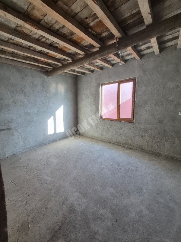 AFYON ÜÇOK EMLAKTAN YUNUS EMRE MAH CADDE ÜZERİ KİRALIK 2+1 DAİRE 