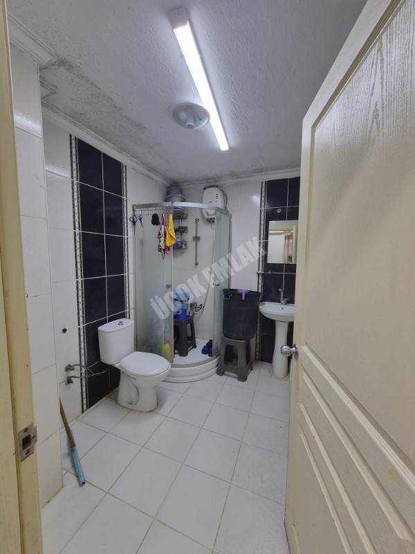  AFYON ÜÇOK EMLAKTAN MAREŞAL FEVZİ ÇAKMAK MAH 2+1 100M²  BAKIMLI MASRAFSIZ SATILIK DAİRE