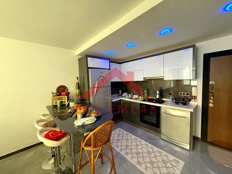 Didim'de Havuzlu Site İçerisinde Satılık Eşyalı 1+1 Yazlık