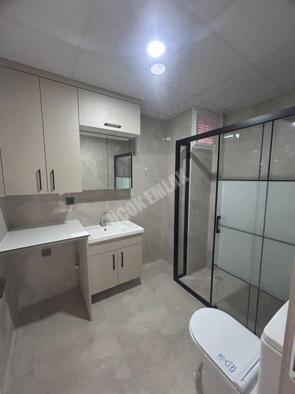 AFYON ÜÇOK EMLAKTAN MAREŞAL F ÇAKMAK MAH SATILIK SIFIR LÜX 3+1 ASANSÖRLÜ FIRSAT DAİRE