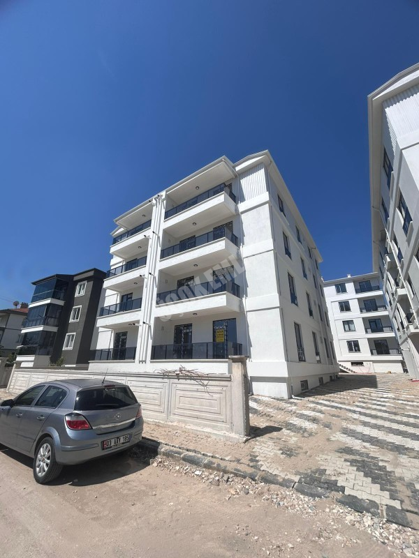 AFYON ÜÇOK EMLAKTAN MAREŞAL F ÇAKMAK MAH SATILIK SIFIR LÜX 3+1 ASANSÖRLÜ FIRSAT DAİRE