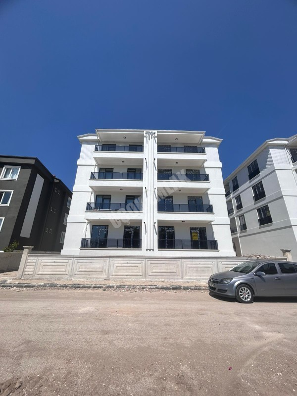 AFYON ÜÇOK EMLAKTAN MAREŞAL F ÇAKMAK MAH SATILIK SIFIR LÜX 3+1 ASANSÖRLÜ FIRSAT DAİRE