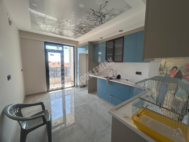 AFYON ÜÇOK EMLAKTAN MAREŞAL F ÇAKMAK MAH SATILIK SIFIR LÜX 3+1 ASANSÖRLÜ FIRSAT DAİRE
