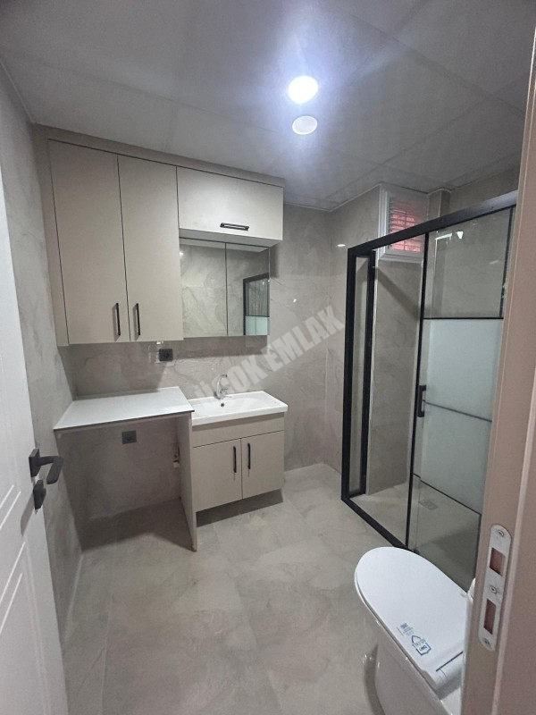 AFYON ÜÇOK EMLAKTAN MAREŞAL F ÇAKMAK MAH SATILIK SIFIR LÜX 3+1 ASANSÖRLÜ FIRSAT DAİRE